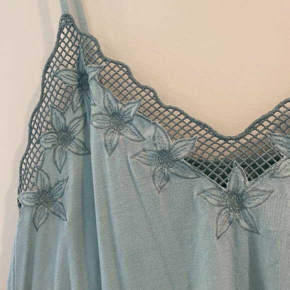 Lace tank top - Picture 3 of 4